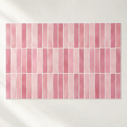 Pan de mur couvert de carreaux adhésifs vieux rose à baguettes, posés bord à bord pour un rendu continu