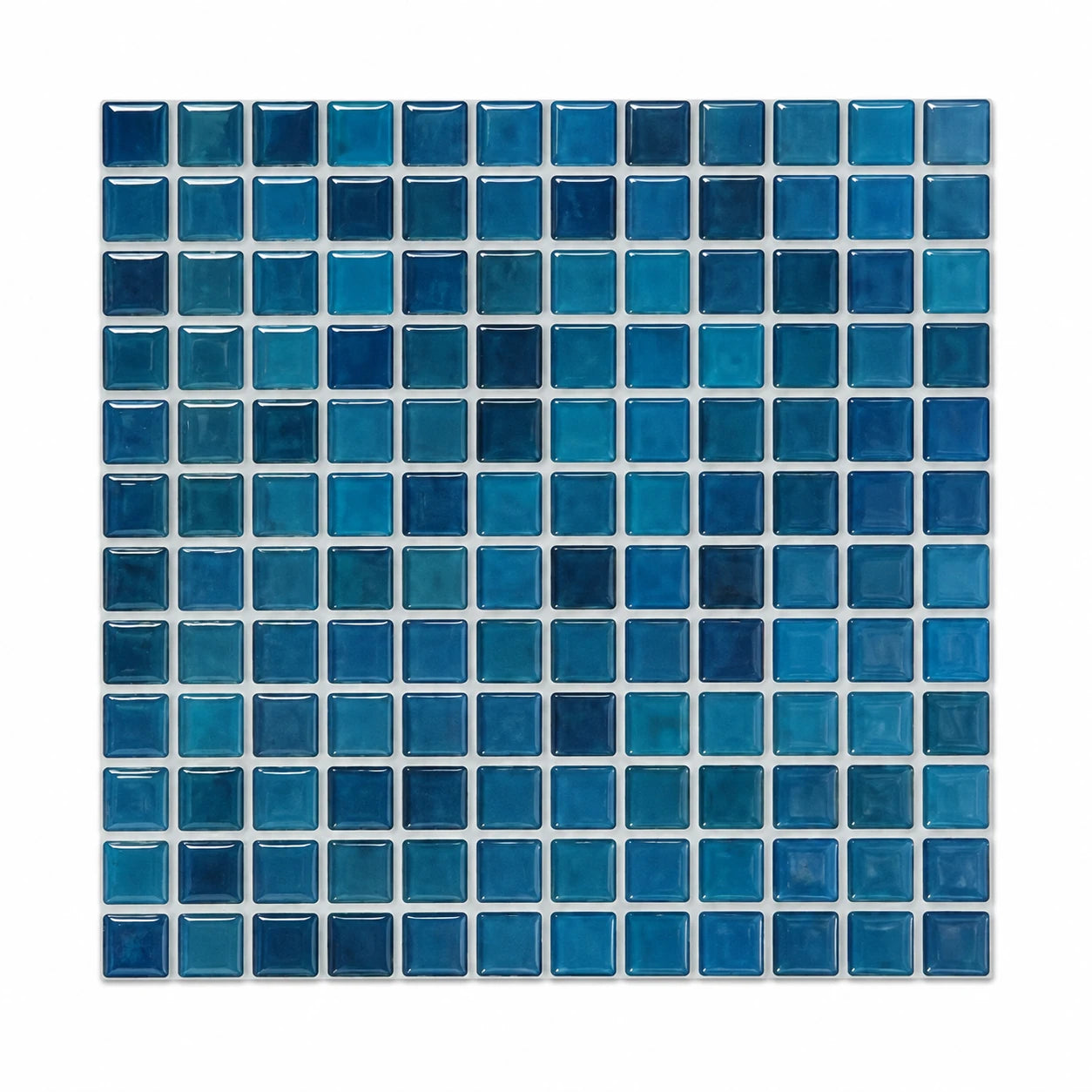 Carrelage mural adhésif 3D effet mosaïque bleu azur Azuria, plaque 27 cm vue de face sur fond blanc