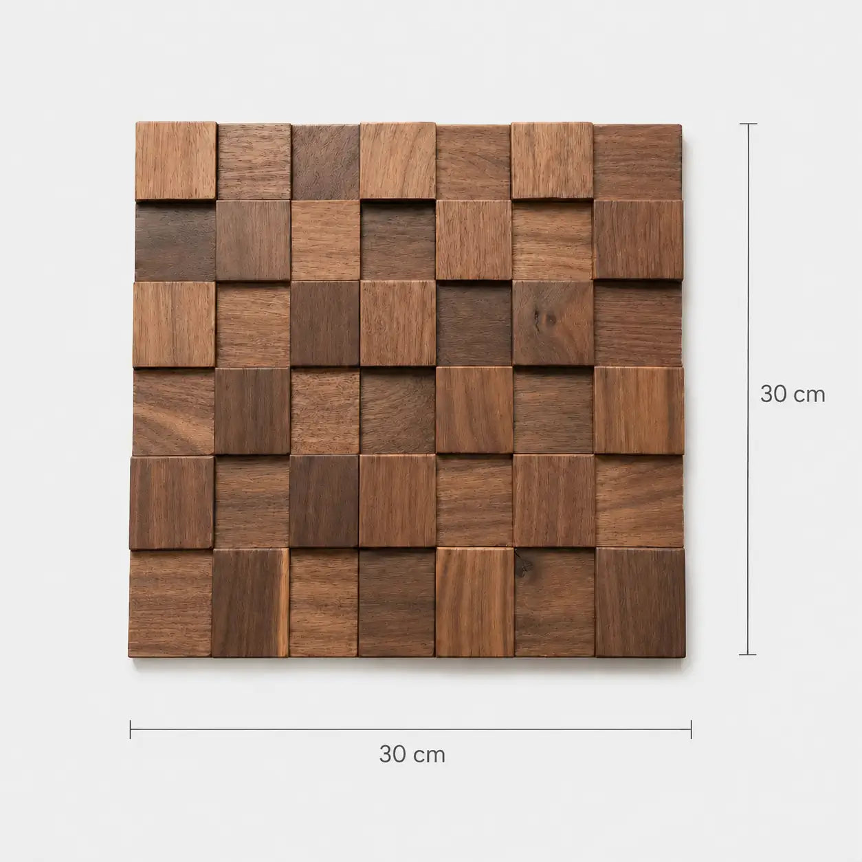 Panneau acoustique mural Karo 30 × 3 cm en bois brun naturel composé de carrés réguliers disposés en relief sur fond blanc