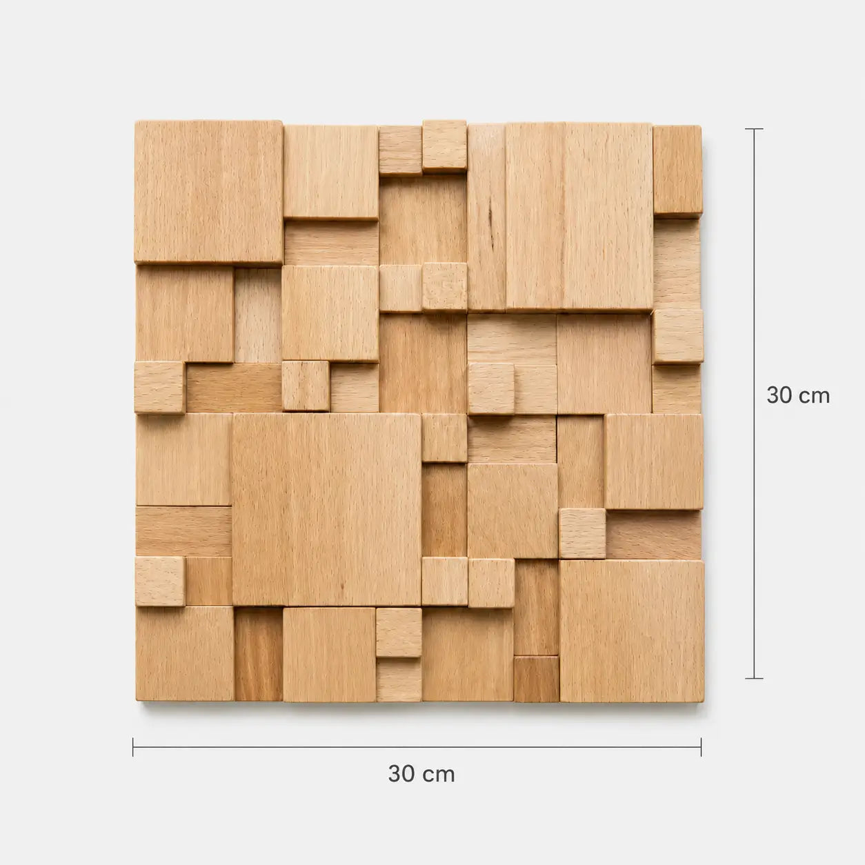 Panneau acoustique mural Kubo 30 x 30 cm en bois clair composé de blocs géométriques de différentes tailles et épaisseurs sur fond blanc
